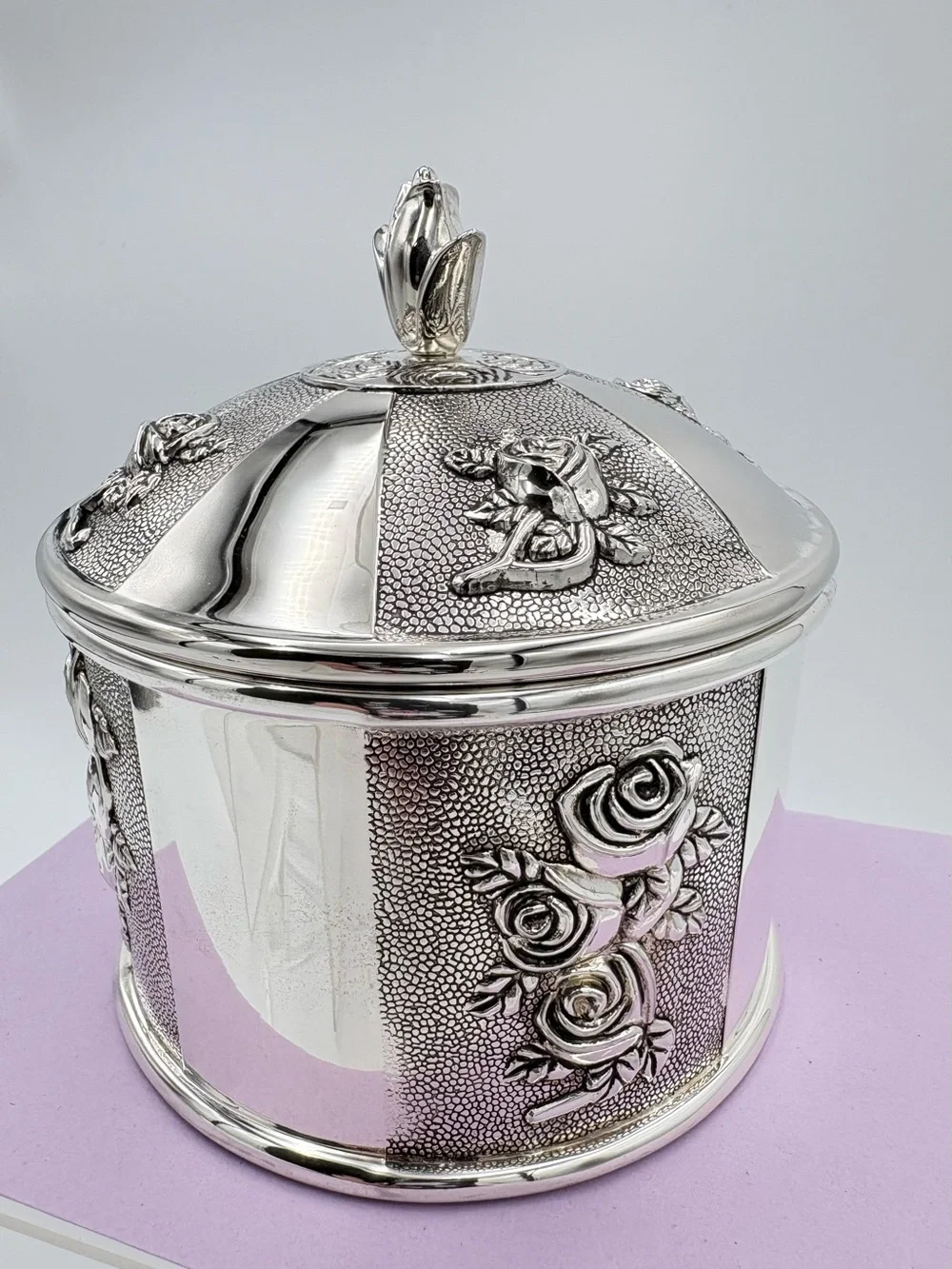 Vintage Elegant Silver Plated Rose Embossed Decorative Trinket/Jewely Box w/Lid
